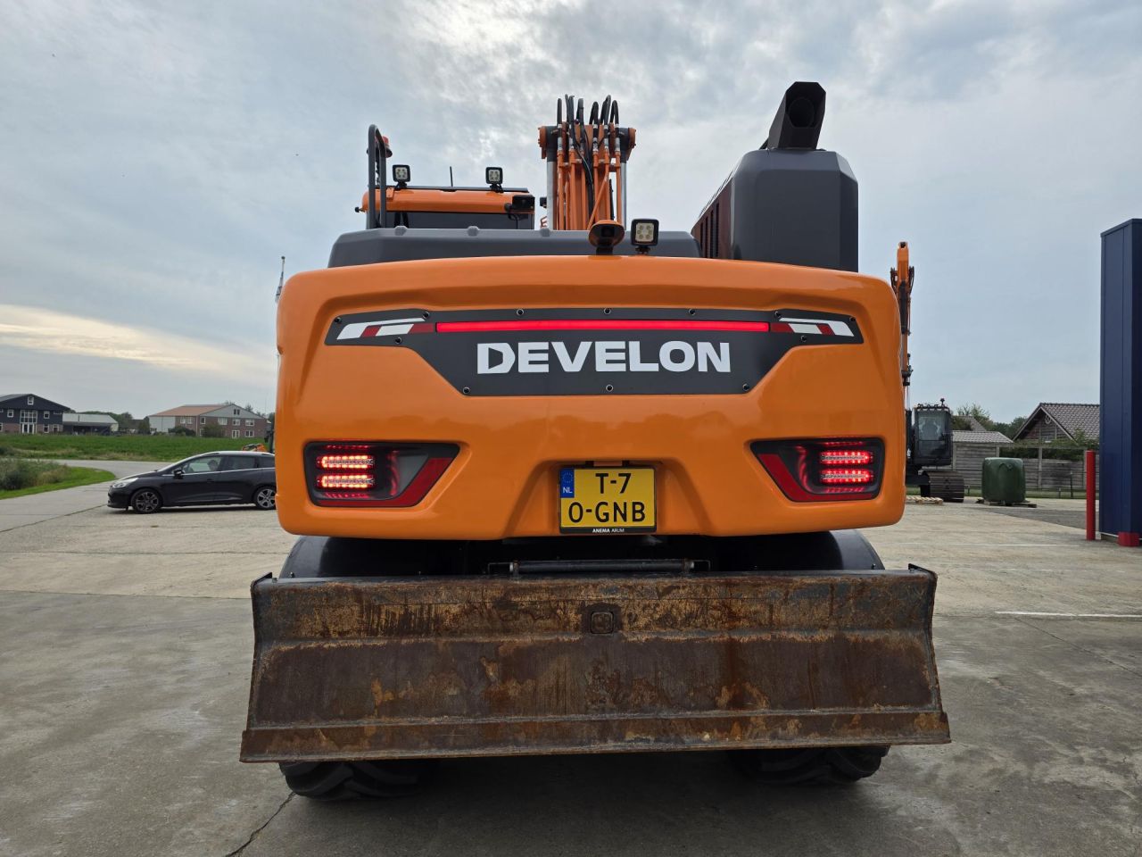 Develon DX140W-7