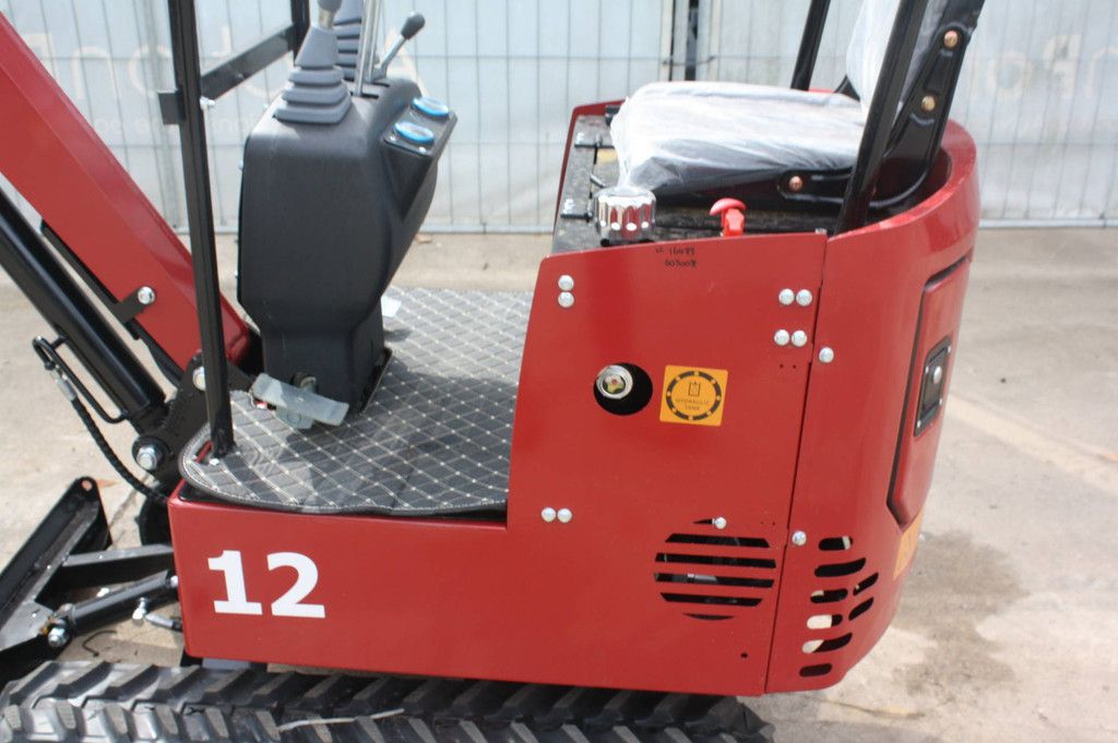 Nuoman NM-E12 Diesel-Minibagger 7 kW, Baujahr 2026, Neuware, Vorführmodell