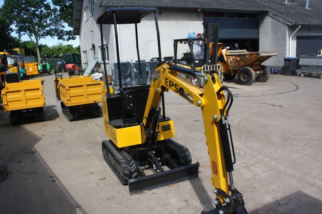 Nuoman NM-E12 Diesel 7kW Mini Excavator New Demo