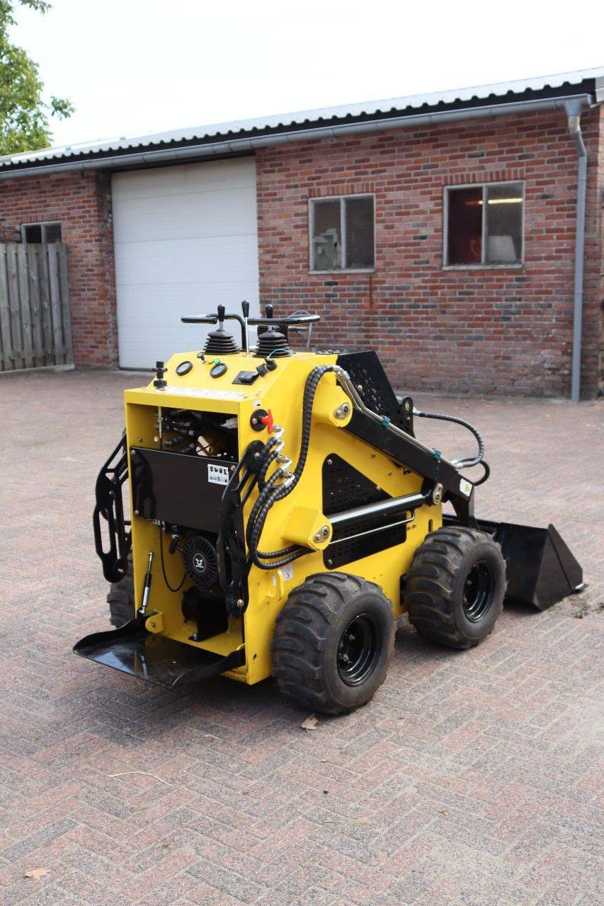 Delano Skid Steer Loader Petrol 18hp 2026