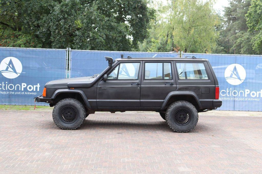 Jeep Cherokee Limited SUV Gasoline 1987