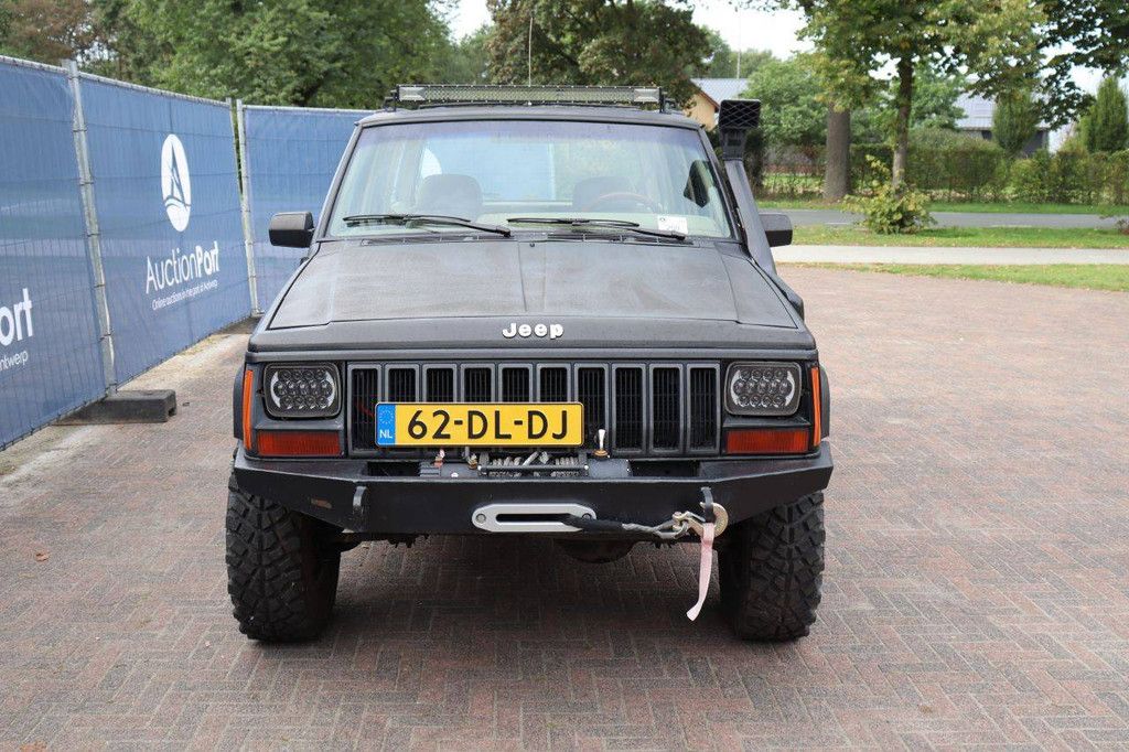 Jeep Cherokee Limited SUV Gasoline 1987