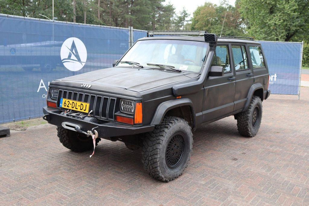 Jeep Cherokee Limited SUV Gasoline 1987