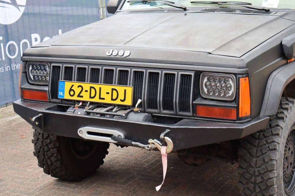 Jeep Cherokee Limited SUV Gasoline 1987