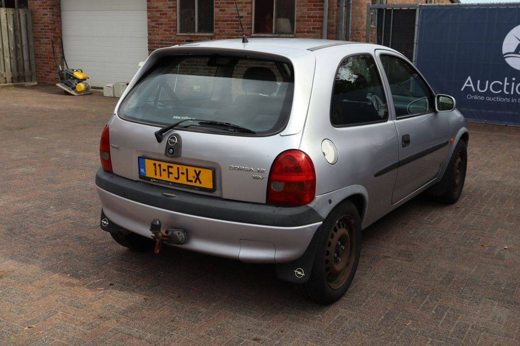 Pkw Opel Corsa-B Benzin 65 PS 2000
