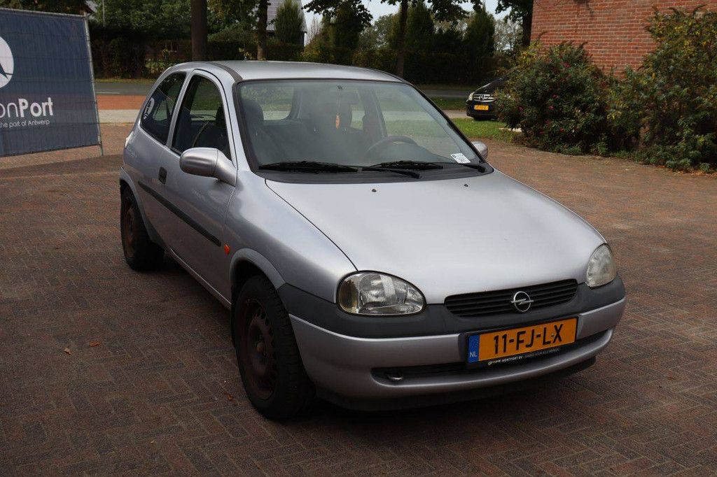 Pkw Opel Corsa-B Benzin 65 PS 2000