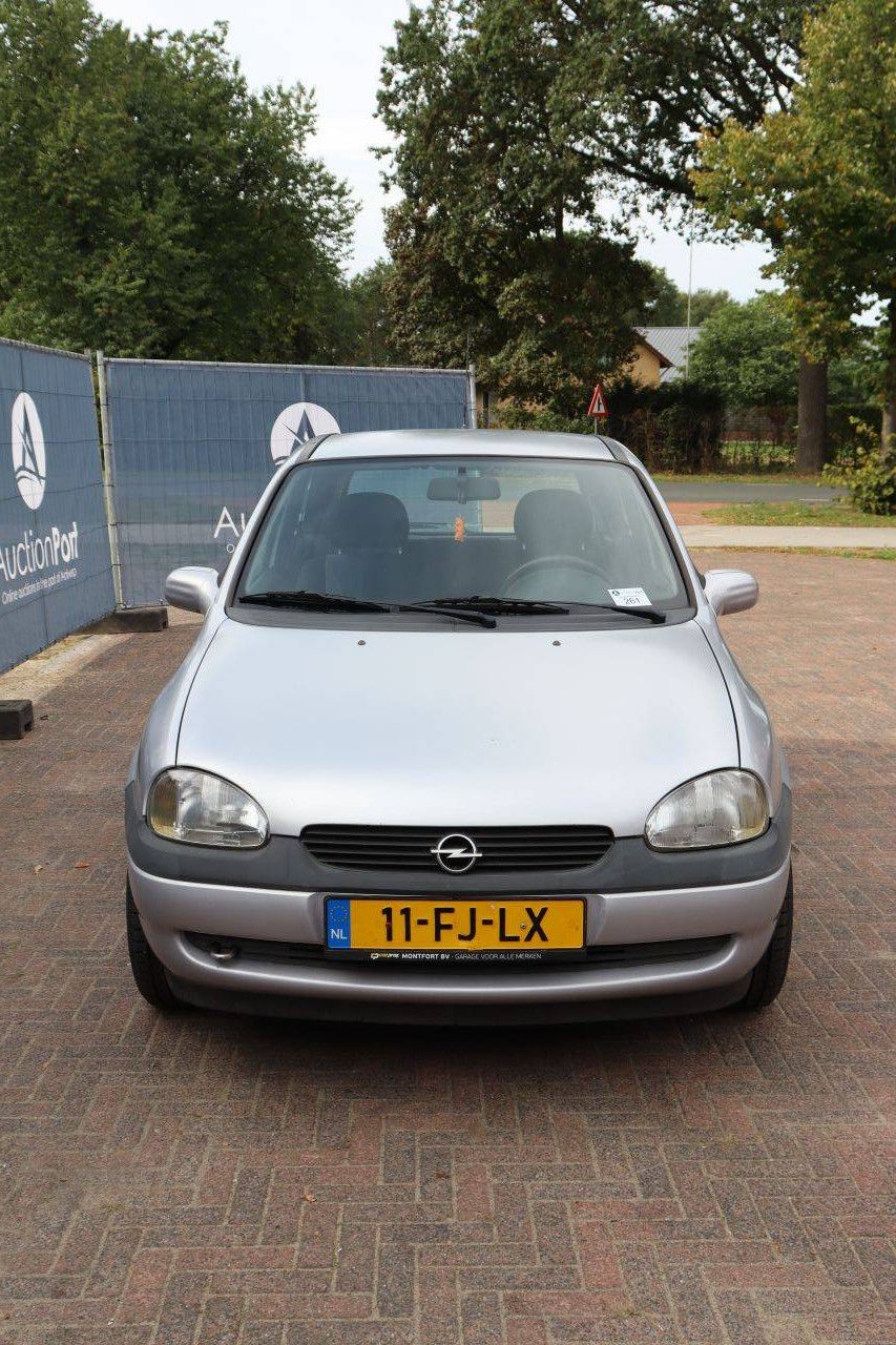 Pkw Opel Corsa-B Benzin 65 PS 2000
