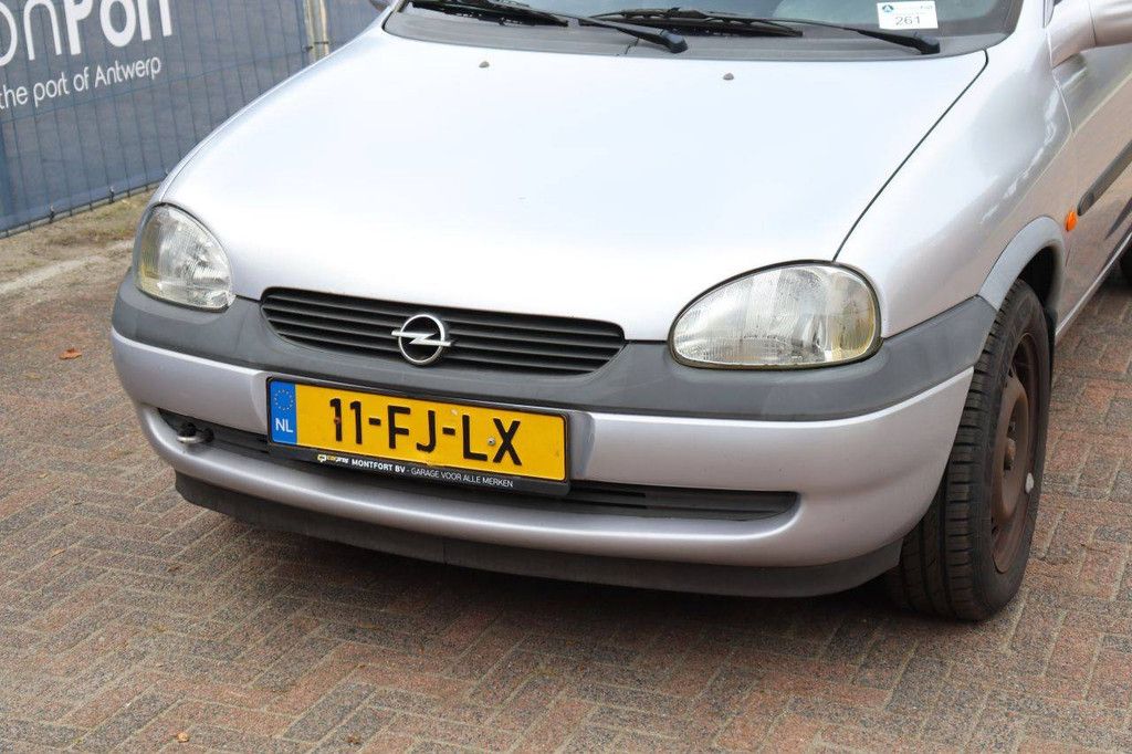 Pkw Opel Corsa-B Benzin 65 PS 2000