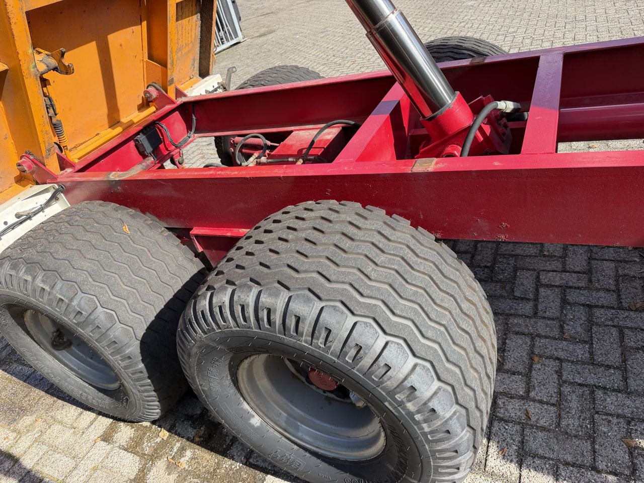 Veenhuis JVK8000 met kraan !!