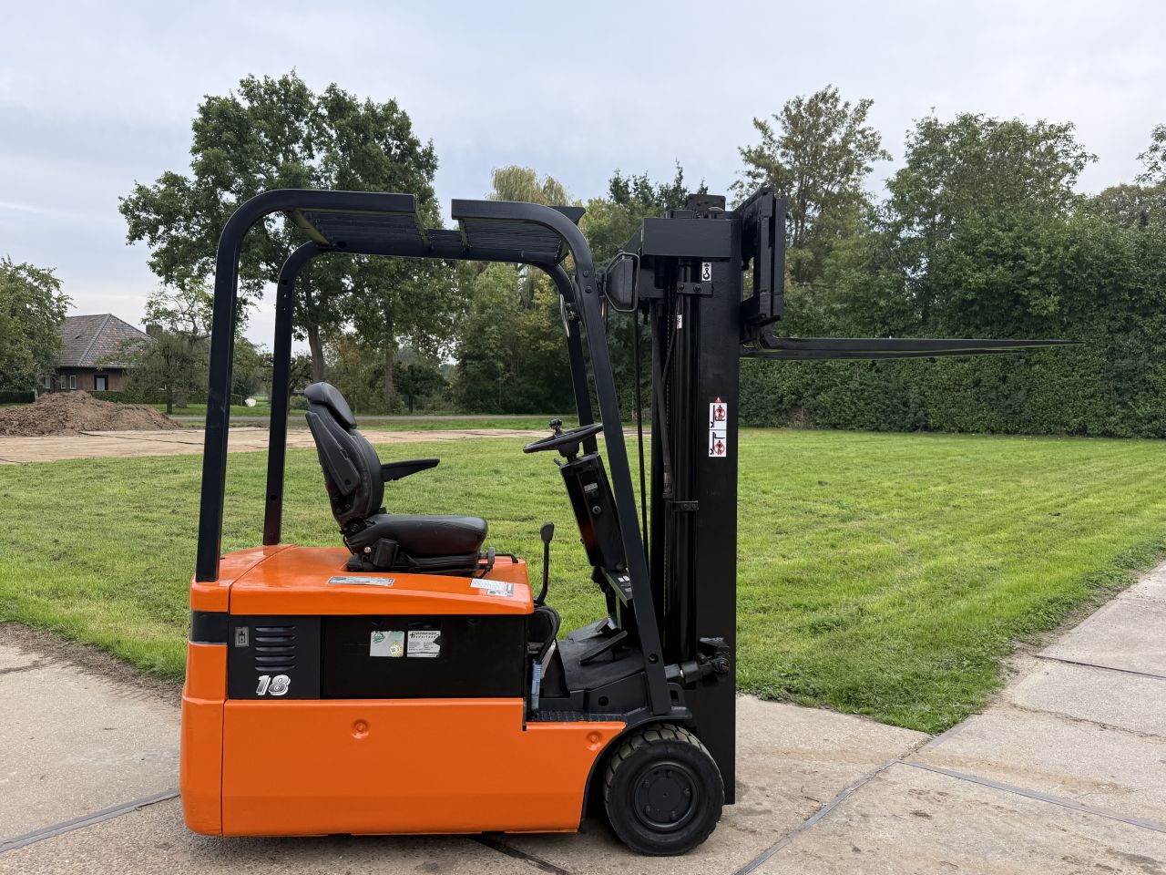 Doosan 1800KG elektrisch 3-delig freelift Sideshift gekeurd