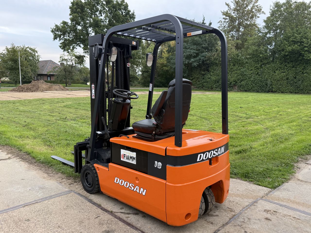 Doosan 1800KG elektrisch 3-delig freelift Sideshift gekeurd