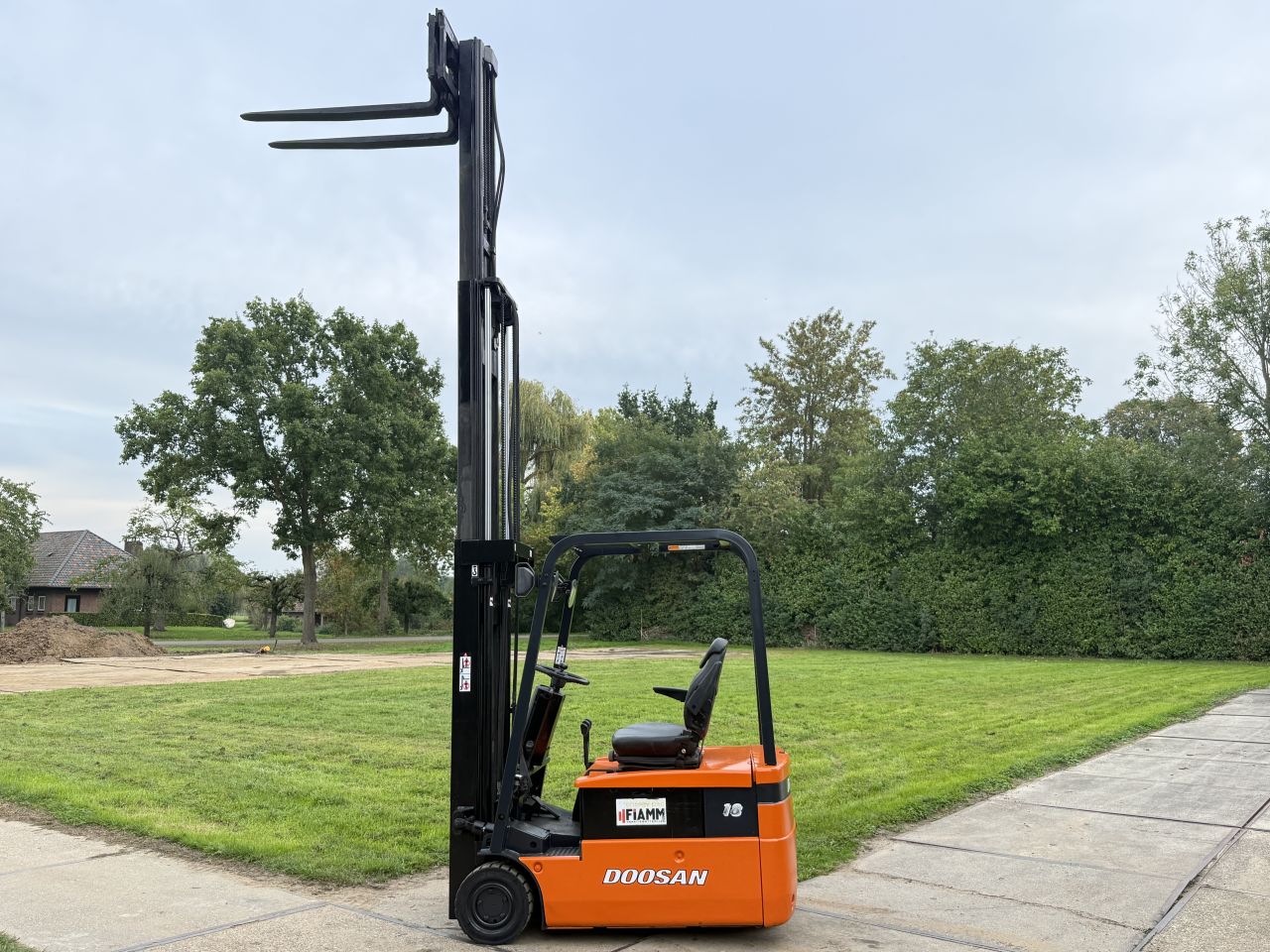 Doosan 1800KG elektrisch 3-delig freelift Sideshift gekeurd