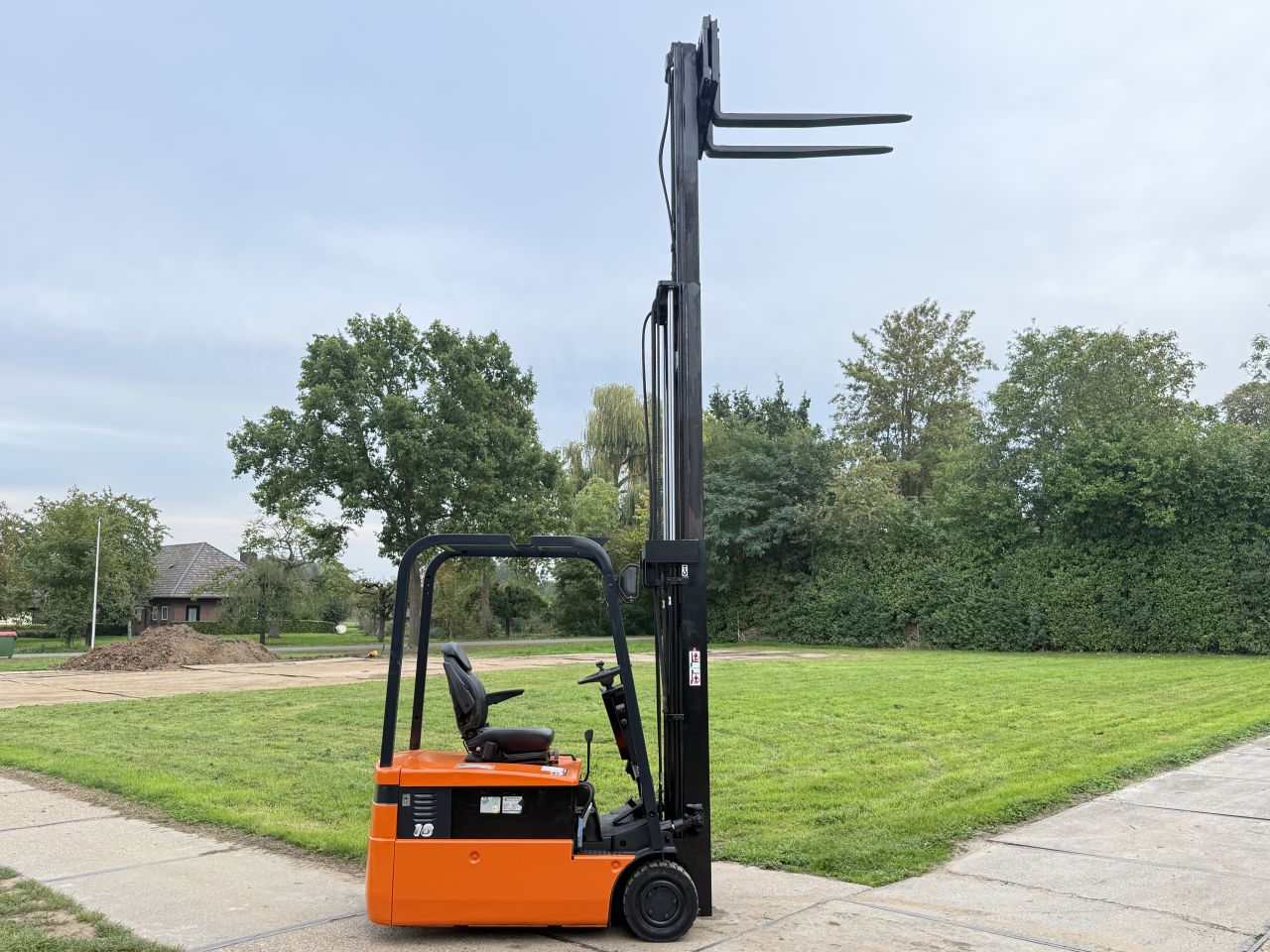 Doosan 1800KG elektrisch 3-delig freelift Sideshift gekeurd
