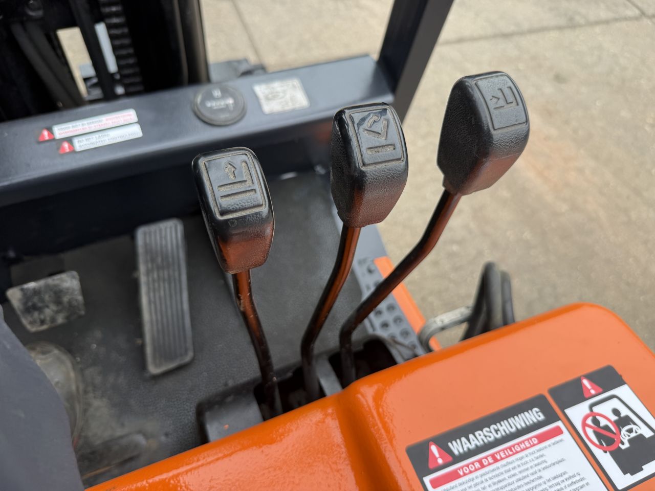 Doosan 1800KG elektrisch 3-delig freelift Sideshift gekeurd