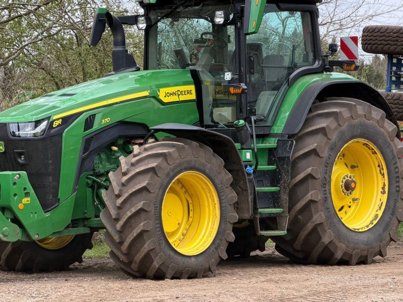 John Deere 8R370