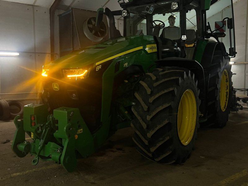 John Deere 8R370