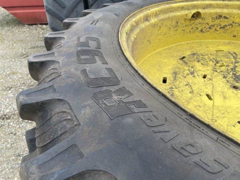 Taurus 380/90R50 13.6 R36