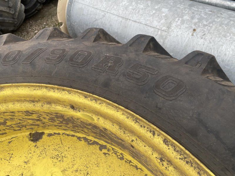 Taurus 380/90R50 13.6 R36