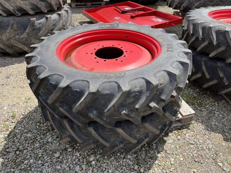 BKT 380/90R50-340/85R36