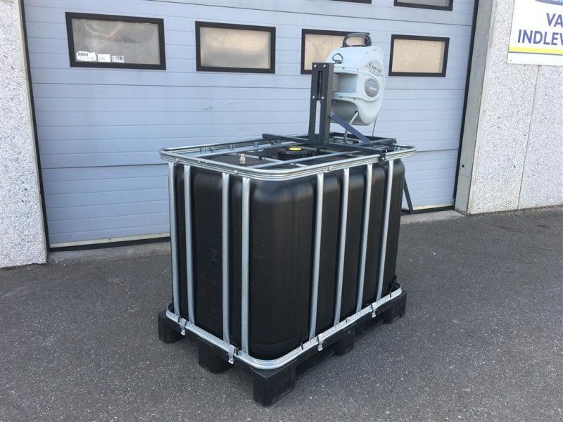 AB Vandtank med Honda motor og slange