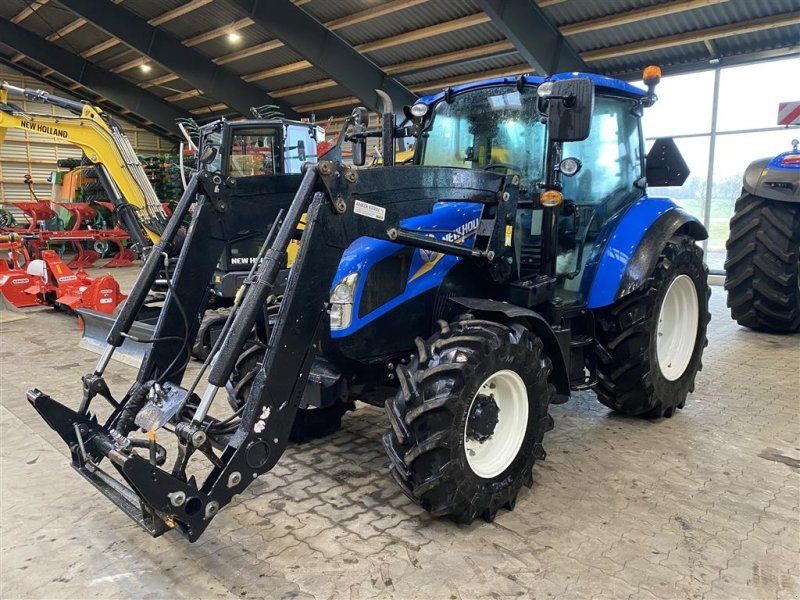 New Holland T4.95 Med frontlæsser