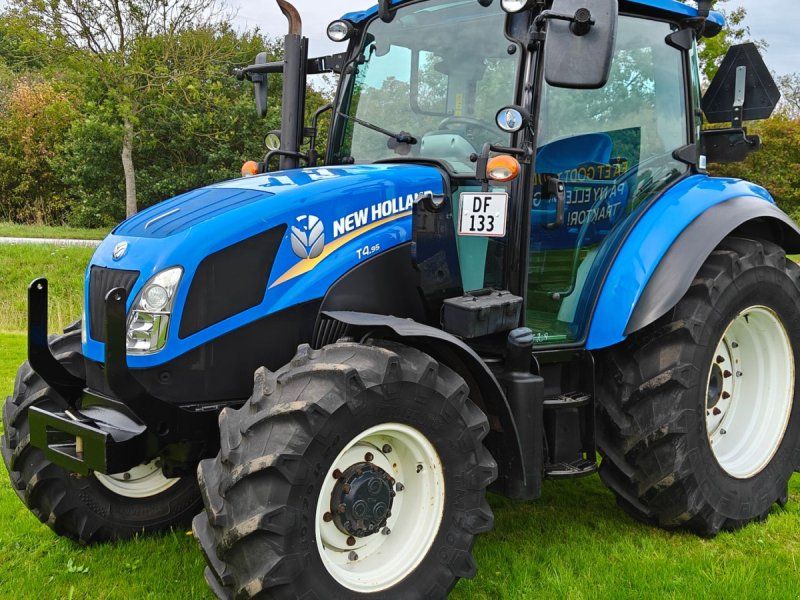 New Holland T4.95 Med frontlæsser