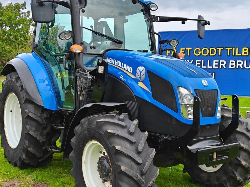 New Holland T4.95 Med frontlæsser