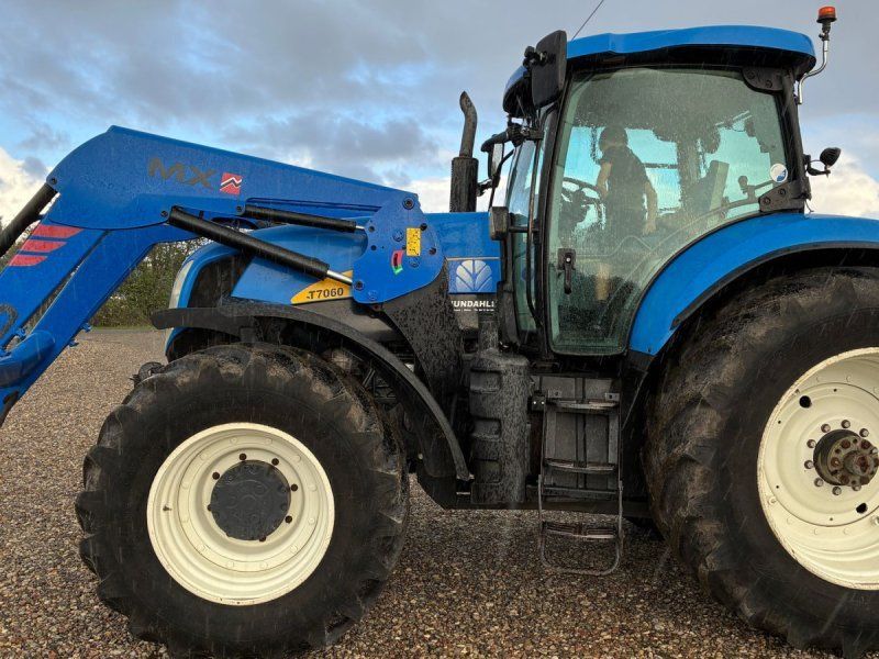 New Holland T7060