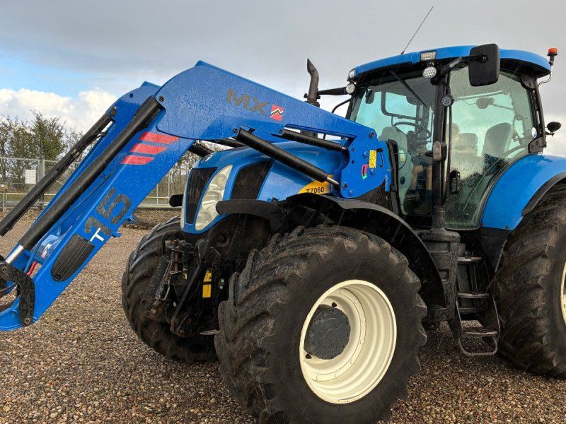 New Holland T7060