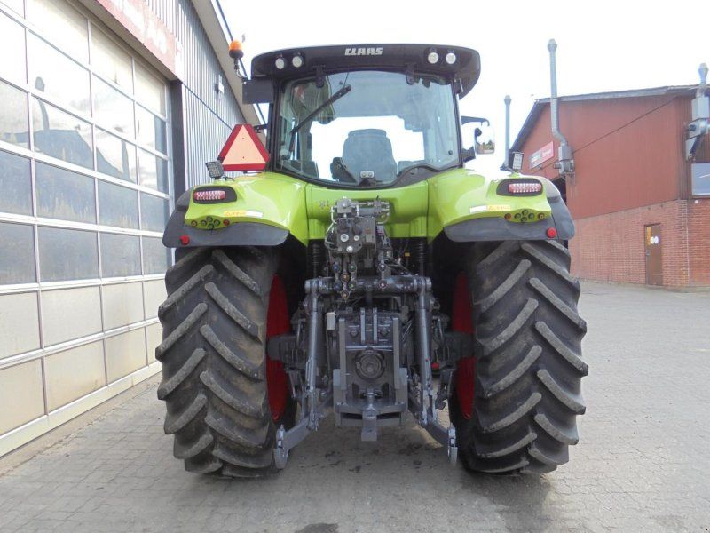 Claas AXION 800