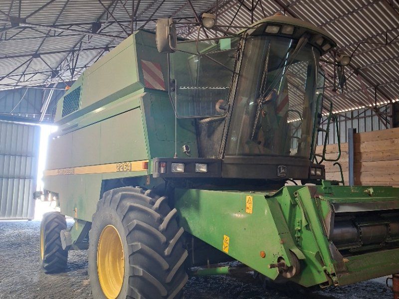 John Deere 2264