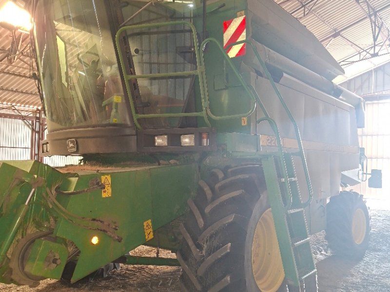John Deere 2264