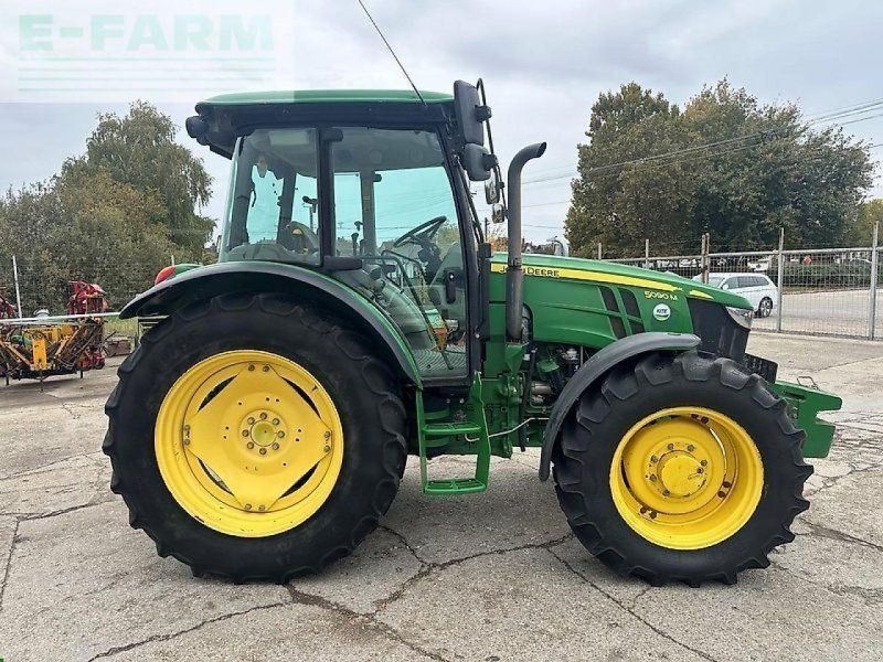 John Deere 5090m