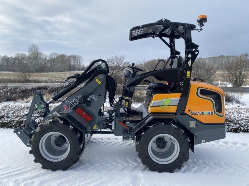 Giant G2700E