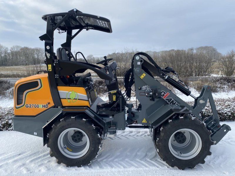 Giant G2700E