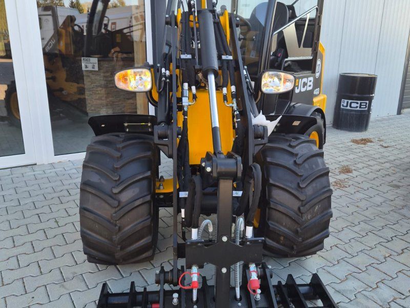 JCB 403 Agri