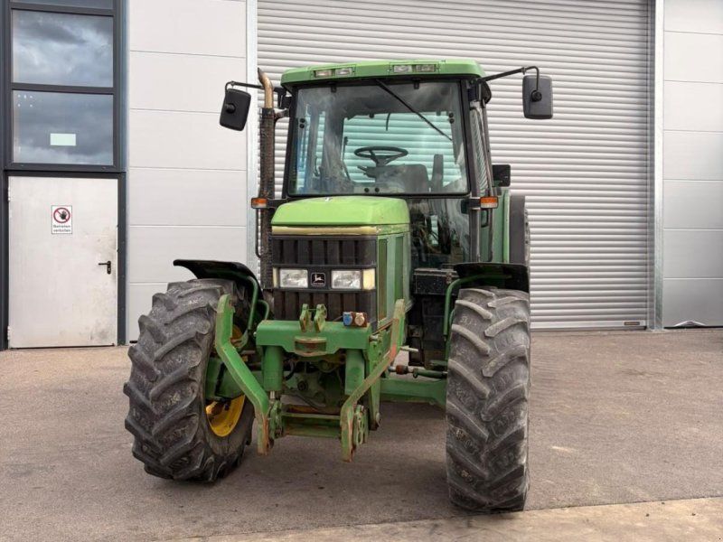 John Deere 6400
