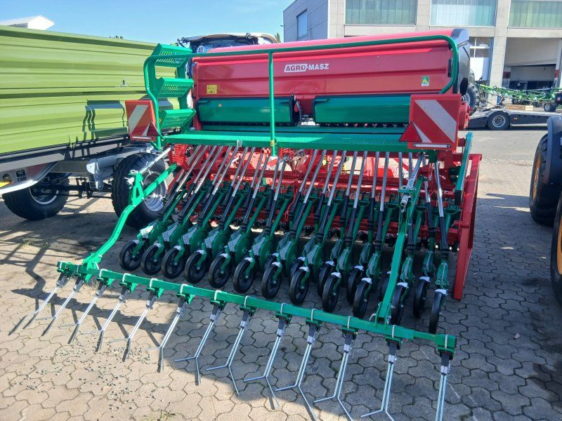 Agro-Masz ANA 30 + SN 301 24 Reihen