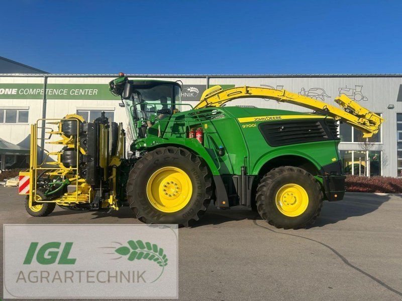 John Deere 9700 i