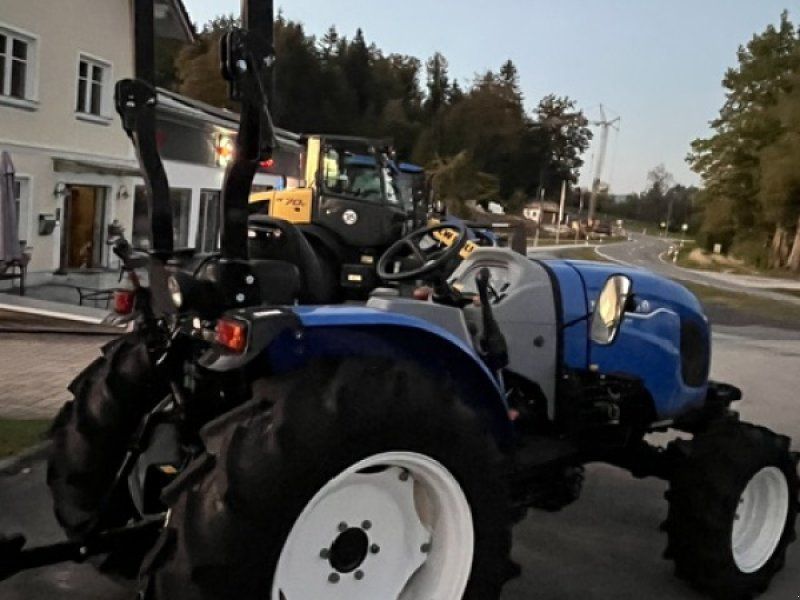 New Holland Boomer 50 HST