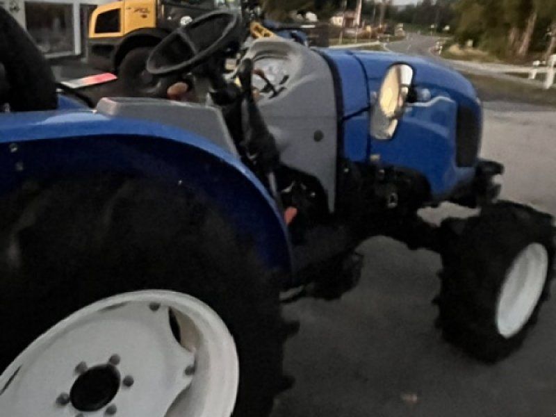 New Holland Boomer 50 HST