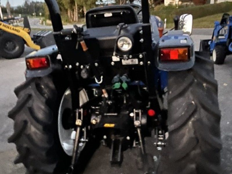 New Holland Boomer 50 HST