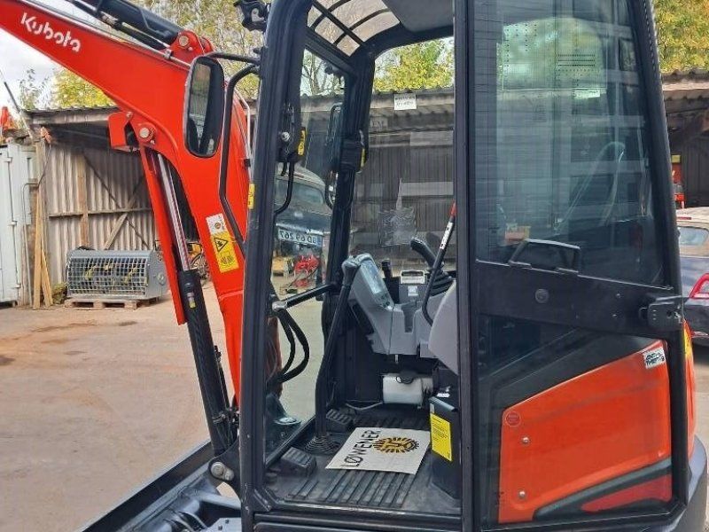 Kubota U 27-4