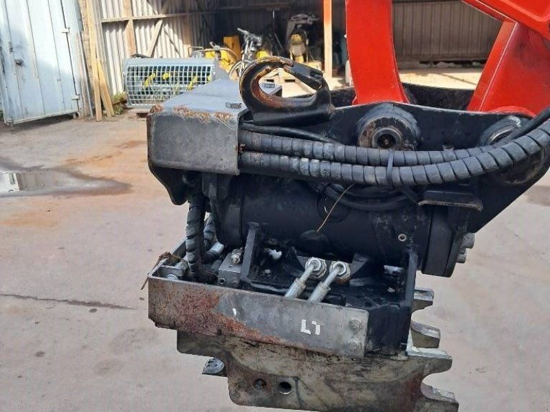 Kubota U 27-4