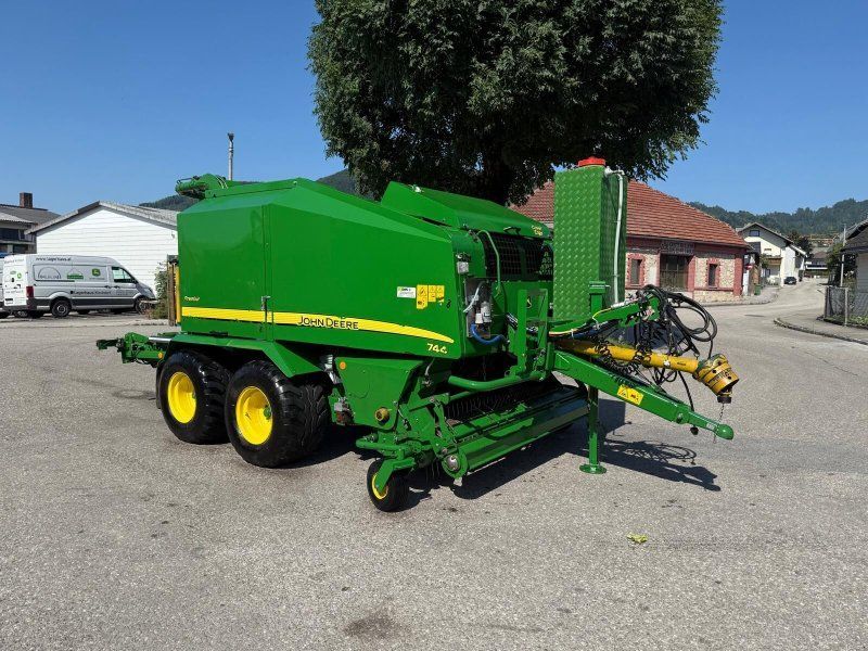John Deere Rund 744