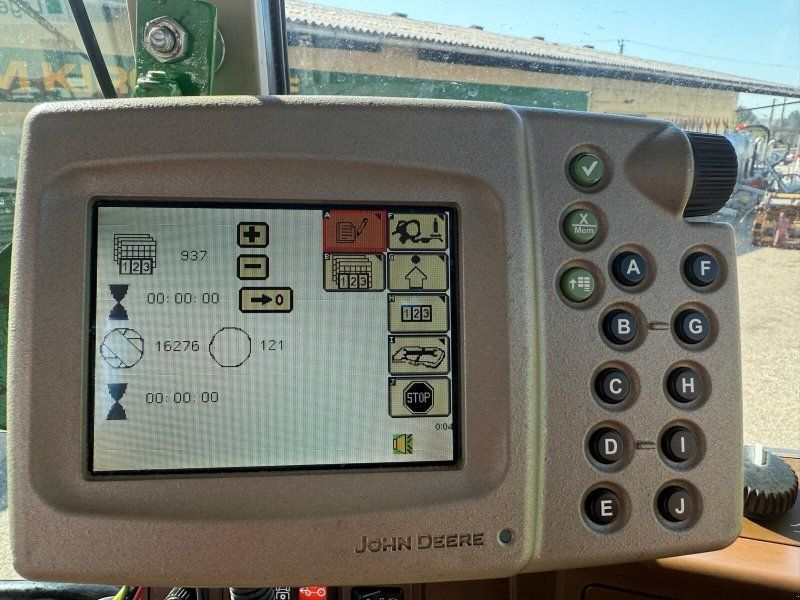 John Deere Rund 744
