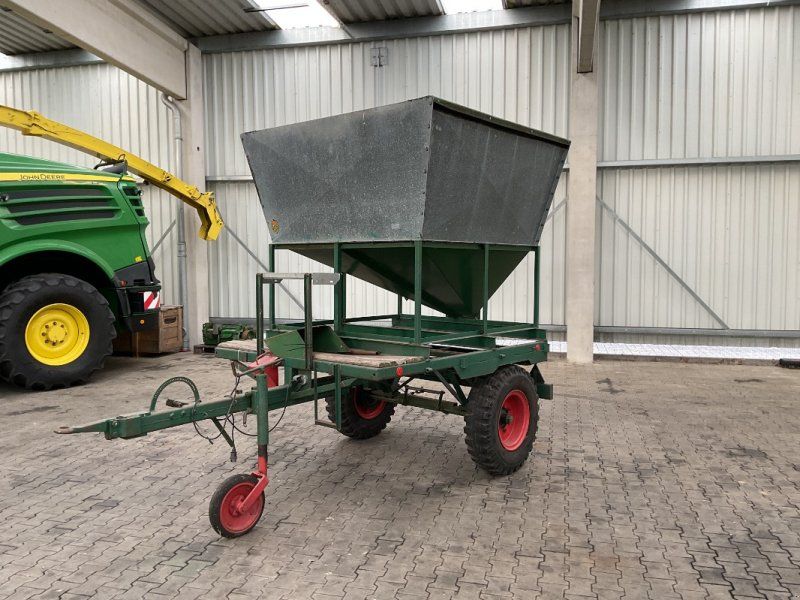 Dünger- Fütterwagen