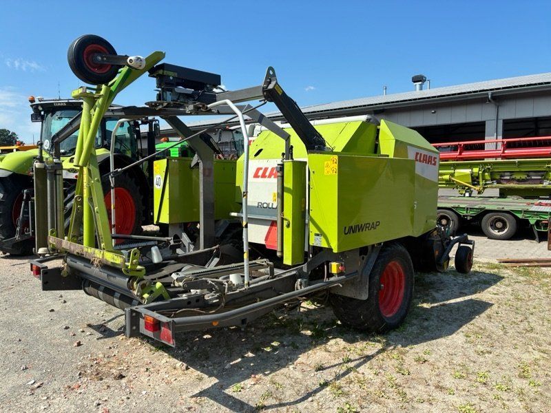 Claas Rollant 375 Uiwrap