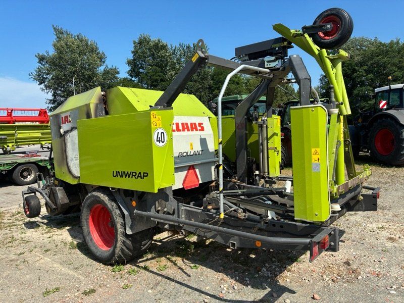 Claas Rollant 375 Uiwrap
