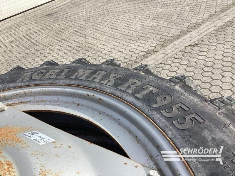 Fendt PFLEGERÄDER 270/95 R48 + 11.2 R32 BKT